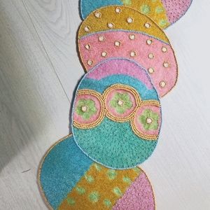 Easter eggs table runner